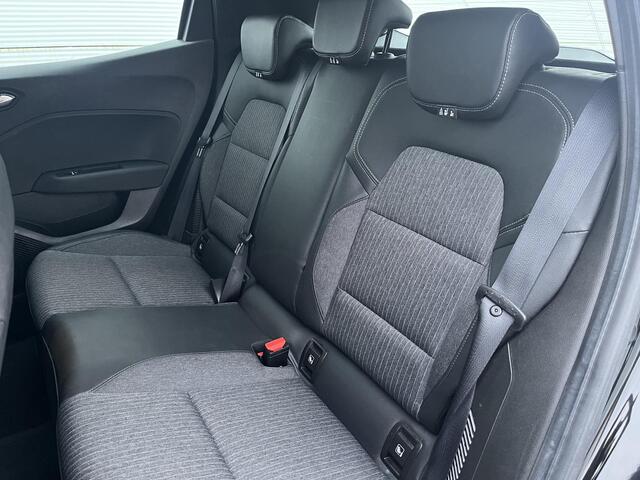 Renault CLIO 1.6 E-Tech Hybrid 140 Intens / airco (automatisch) / trekhaak ( 900 kg ) / Pack Easy Link / lichtmetalen velgen 16" /