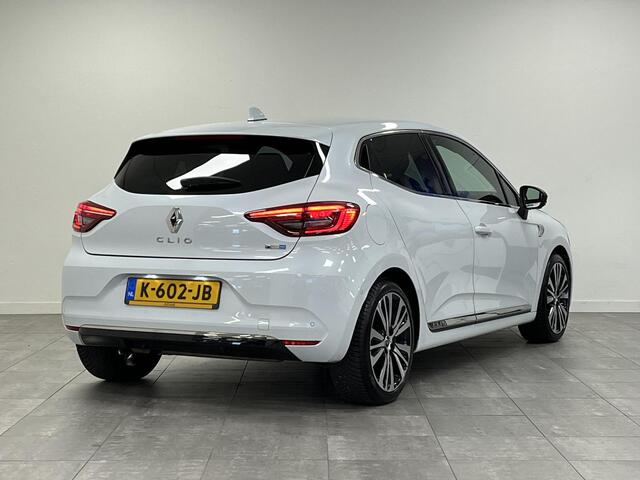 Renault CLIO 1.6 E-Tech Hybrid 140 Initiale Paris | Leder | 360 Camera | Dodehoeksensor |