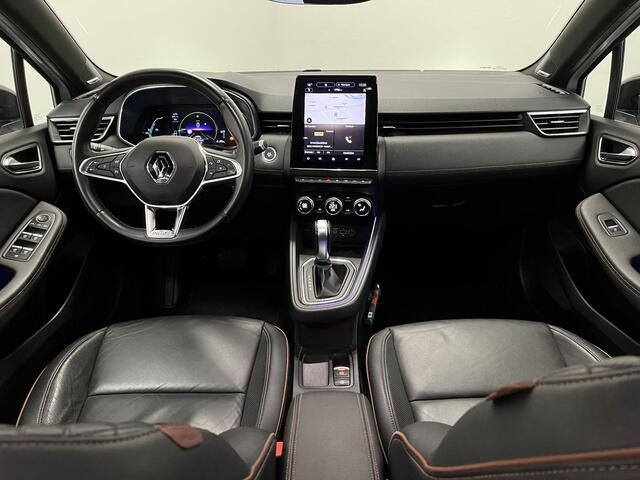 Renault CLIO 1.6 E-Tech Hybrid 140 Initiale Paris | Leder | 360 Camera | Dodehoeksensor |