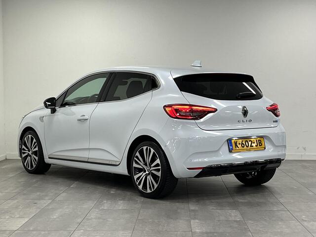 Renault CLIO 1.6 E-Tech Hybrid 140 Initiale Paris | Leder | 360 Camera | Dodehoeksensor |