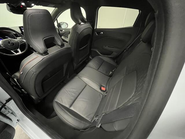 Renault CLIO 1.6 E-Tech Hybrid 140 Initiale Paris | Leder | 360 Camera | Dodehoeksensor |