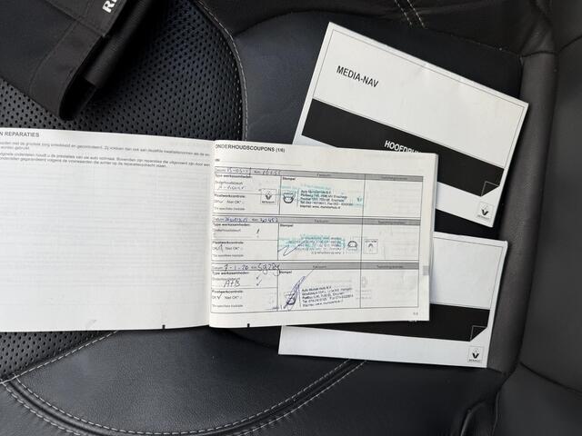 Renault CLIO Estate 1.2 Iconic / Stoelverwarming / Cruise Control / Navigatie / Bluetooth / All Season Banden /