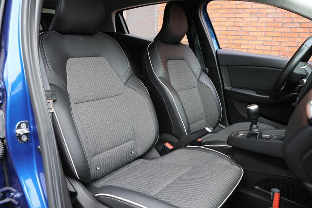 Renault CLIO 1.0 TCe Intens | CarPlay | Cruise control | Climate control | PDC | Lederen bekleding | MF Stuur | Regensensor | NL Auto | NAP Logisch | Nieuwe APK