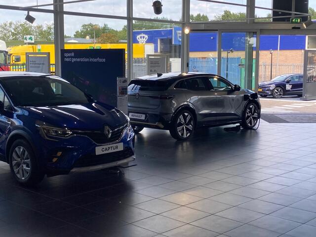 Renault CLIO 1.6 E-Tech Full Hybrid AUT 145 techno | Navigatie | Stoelverwarming | Climat Control | 360 Camera