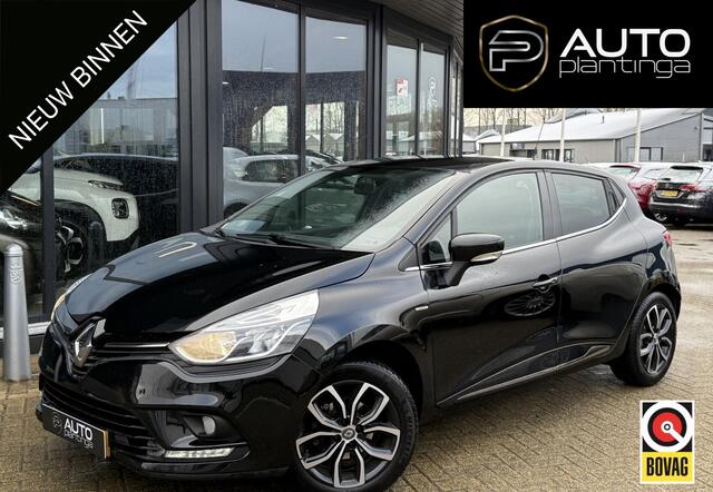 Renault CLIO 0.9 TCe Limited | ZEER NETTE STAAT | Trekhaak | Parkeersensoren | Airco | Navigatie | Cruise Control | DAB+ | 2 Sleutels | Armsteun |