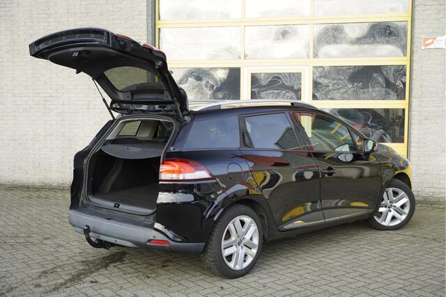 Renault CLIO Estate 0.9 TCe Zen BJ2017 Led | Pdc | Navi | Trekhaak | Airco | Cruise control | Extra getint glas