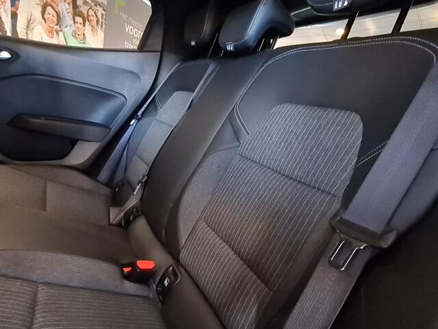 Renault CLIO 1.0 TCe 90 Intens NAVIGATIE | PARKEERSENSOREN ACHTER | CLIMATE CONTROL | LICHTMETALEN VELGEN | PRIVACY GLASS