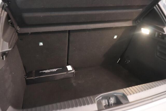 Renault CLIO 1.6 E-Tech Full Hybrid 145 techno | Camera | Stuur & stoel verwarming | 9,3"Navigatie | virtual cockpit | Climate control | All season banden |