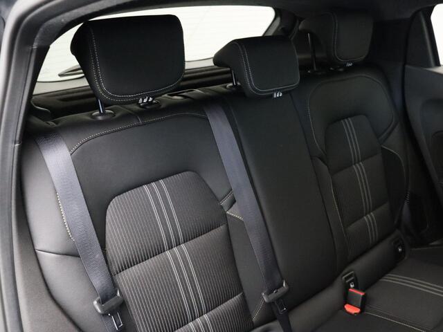 Renault CLIO E-Tech Hybrid 145pk E-Tech Engineered | Unieke uitvoering! | Achteruitrijcamera | 17" lichtmetalen velgen |