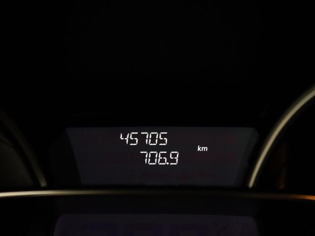 Renault CLIO 90pk TCe Limited Airco | Cruise | Navi | Parkeersens. achter