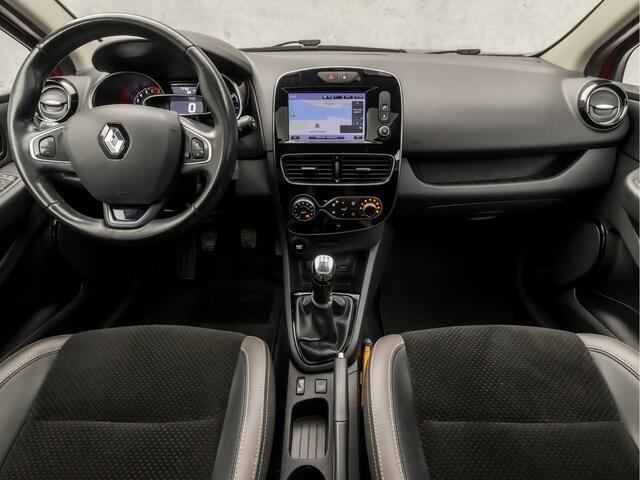 Renault CLIO 0.9 TCe Intens Sport (PANORAMADAK, NAVIGATIE, CLIMATE, LEDER, CRUISE, BASS REFLEX, SPORTSTOELEN, LED KOPLAMPEN, PARKEERSENSOREN, GETINT GLAS, LM VELGEN, NIEUWSTAAT)