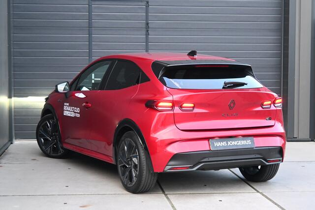 Renault CLIO esprit Alpine | Achteruitrijcamera | Elektronisch geregelde airconditioning | Grille in zwart met daarin verwerkt 113 Renault logo's