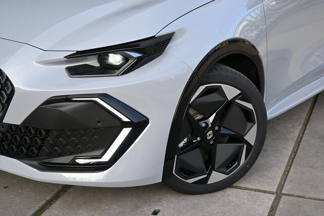 Renault CLIO esprit Alpine | Achteruitrijcamera | Elektronisch geregelde airconditioning | Grille in zwart met daarin verwerkt 113 Renault logo's