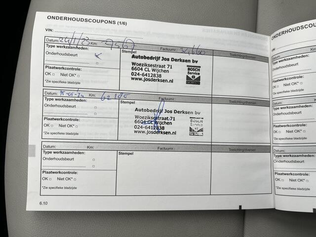 Renault CLIO 1.0 TCe Initiale Paris / Camera / Apple Carplay - Android Auto / Stoelverw. Stuurverw. / Keyless / PDC V+A / 17'' LMV /