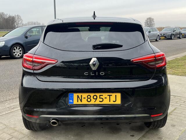 Renault CLIO 1.0 TCe Initiale Paris / Camera / Apple Carplay - Android Auto / Stoelverw. Stuurverw. / Keyless / PDC V+A / 17'' LMV /