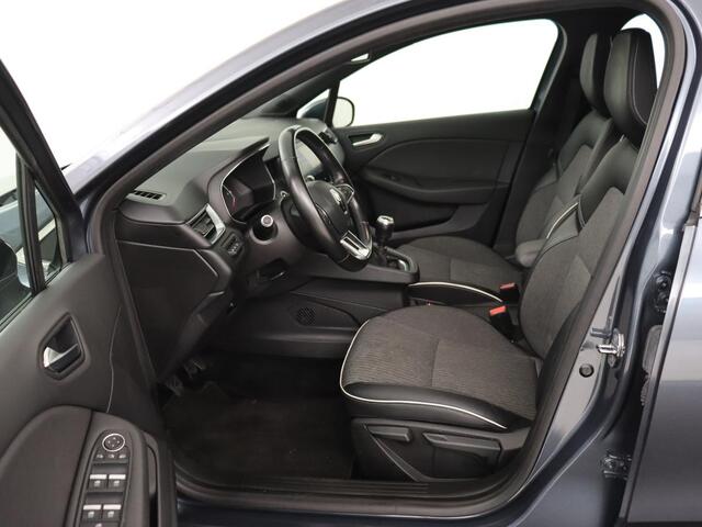 Renault CLIO 1.0 TCe Intens | Stoelverwarming | Camera | Carplay | Half leder | Climate control | Full LED | Parkeerhulp | Cruise control | Keyless