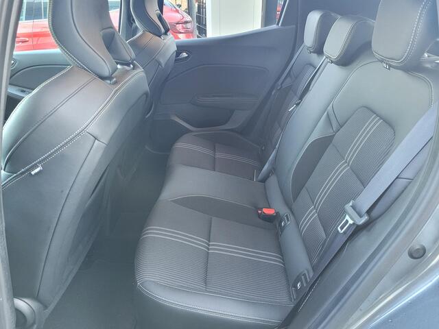 Renault CLIO 1.6 E-Tech Hybrid 145 E-Tech Engineered | Stoelverwarming | Groot Navi | Camera | Dealer Onderhouden