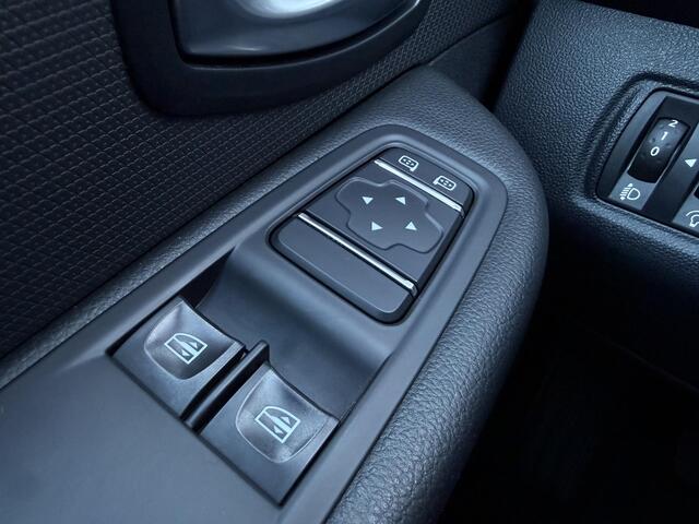 Renault CLIO 0.9 TCe Zen ?LED DLR ?Navigatie ?Bluetooth telefoon & Media ?Airco ?Cruise ?Lichtmetaal