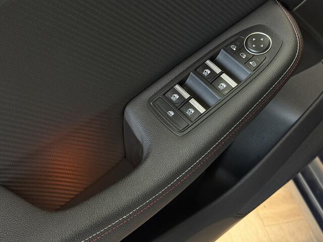 Renault CLIO 1.3 TCe 130pk R.S. Line | Groot Navi | Camera | 17" | Led | Carplay | Cruise | PDC V+A | 100% Onderhouden!