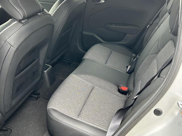 Renault CLIO 1.3 TCe Intens | Automaat | Historie | Navigatie+Camera | 17 Inch Velgen