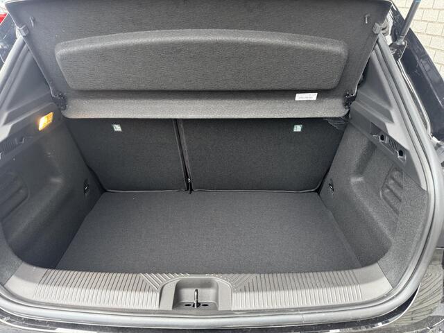 Renault CLIO 1.8 Hybrid 160 Techno | Pack Première | Direct Leverbaar