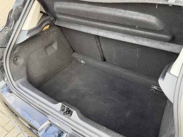 Renault CLIO 0.9 TCe Zen NL Auto Parkeersensoren Navigatie Airco Cruise Control