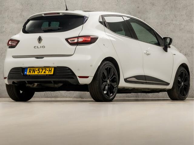 Renault CLIO 0.9 TCe Bose Sport (NAVIGATIE, LEDER/ALCANTARA, BOSE AUDIO, CAMERA, STOELVERWARMING, SPORTSTOELEN, GETINT GLAS, LED KOPLAMPEN, PARKEERSENSOREN, NIEUWSTAAT)