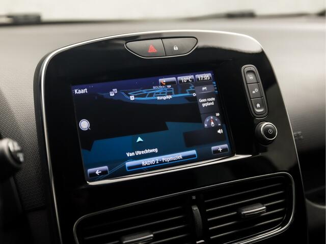 Renault CLIO 0.9 TCe Bose Sport (NAVIGATIE, LEDER/ALCANTARA, BOSE AUDIO, CAMERA, STOELVERWARMING, SPORTSTOELEN, GETINT GLAS, LED KOPLAMPEN, PARKEERSENSOREN, NIEUWSTAAT)