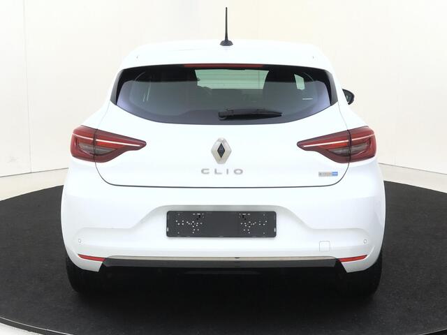 Renault CLIO 1.6 E-Tech Hybrid 140 PK Intens Climate Control Stoelverwarming | Camera | Mediascherm | Parkeersensoren