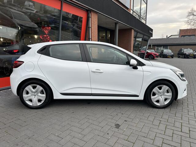Renault CLIO 1.6 E-Tech Hybrid 145 Equilibre | TREKHAAK | CAMERA | PARKEERSENSOREN | AIRCONDITIONING | CRUISE CONTROL | CARPLAY