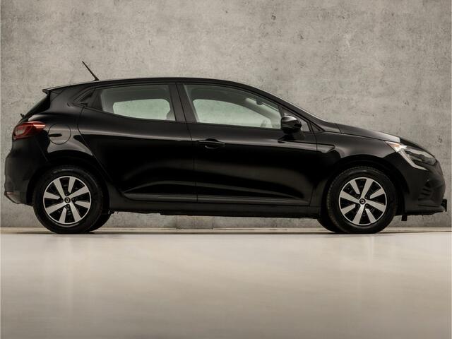 Renault CLIO 1.0 TCe 90 Equilibre Sport (APPLE CARPLAY, GROOT NAVI, LM VELGEN, PARKEERSENSOREN, SPORTSTOELEN, CRUISE, LED KOPLAMPEN, NIEUWSTAAT)
