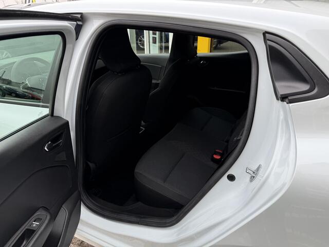 Renault CLIO 1.6 E-Tech Hybrid 140 Zen | Apple Carplay & Android Auto | LED | DAB | Parkeersensoren | Cruise Control | Airco | Lichtmetaal |