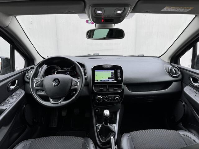 Renault CLIO TCe 90 Intens Stoelverwarming / Parkeersensoren achter / Navigatiesysteem full map / Lichtmetalen velgen 16" / allseason banden / Cruise control / Automatische airco