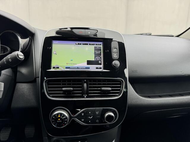 Renault CLIO TCe 90 Intens Stoelverwarming / Parkeersensoren achter / Navigatiesysteem full map / Lichtmetalen velgen 16" / allseason banden / Cruise control / Automatische airco