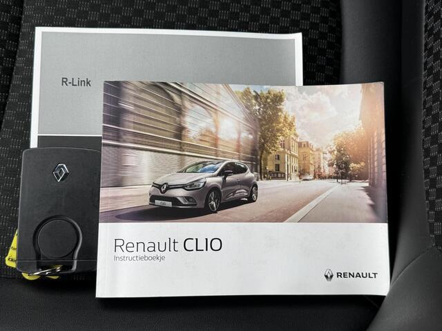 Renault CLIO TCe 90 Intens Stoelverwarming / Parkeersensoren achter / Navigatiesysteem full map / Lichtmetalen velgen 16" / allseason banden / Cruise control / Automatische airco