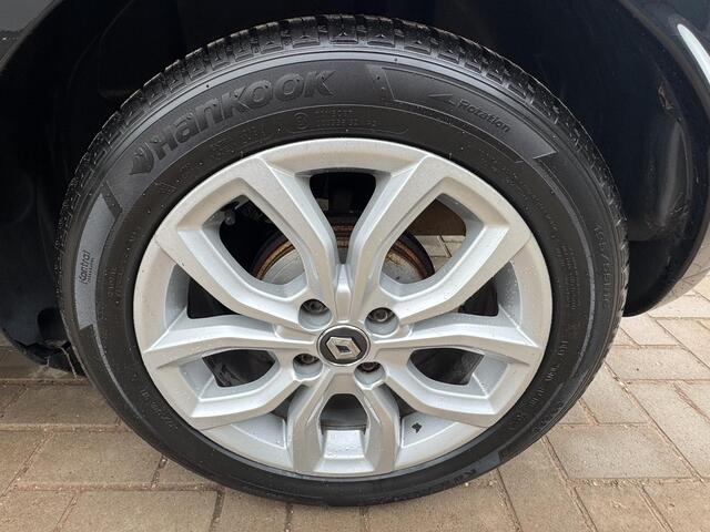 Renault CLIO TCe 90 Intens Stoelverwarming / Parkeersensoren achter / Navigatiesysteem full map / Lichtmetalen velgen 16" / allseason banden / Cruise control / Automatische airco