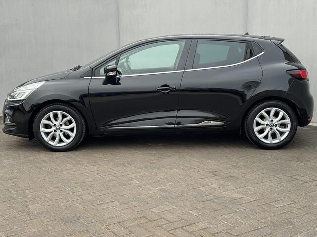 Renault CLIO TCe 90 Intens Stoelverwarming / Parkeersensoren achter / Navigatiesysteem full map / Lichtmetalen velgen 16" / allseason banden / Cruise control / Automatische airco