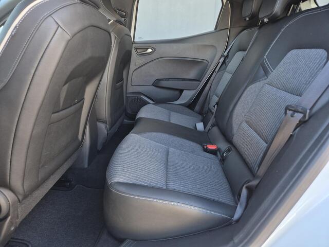 Renault CLIO 1.0 TCe 90 Techno Handgeschakeld / All season banden / draadloze telefoonlader / Achteruitrijcamera / Cruise control / Apple Carplay Android Auto / Keyless Entry/Start / Climate control / Parkeersensoren voor en achter /