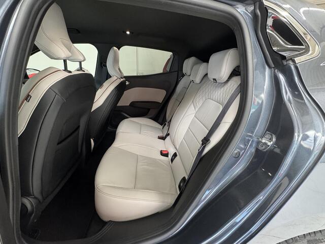 Renault CLIO 1.6 E-Tech Hybrid 140 Initiale Paris | Leder | BOSE | Stoelverwarming | Navigatie | Achteruitrijcamera |