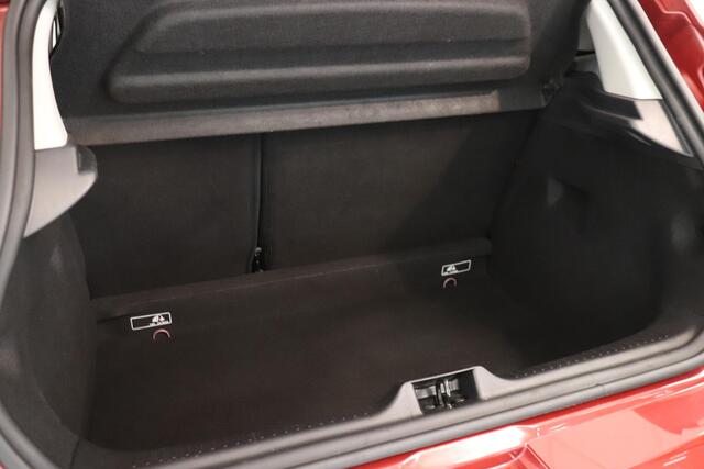 Renault CLIO 0.9 TCe Limited | Parkeersensor | Airco | Key-less | Navigatie |