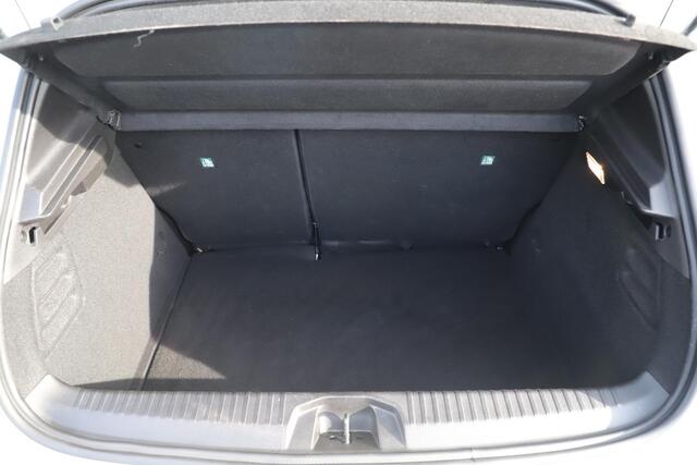 Renault CLIO 1.0 TCe Intens Half Leder LED 16 inch LMV Keyless Navigatie Achteruitrijcamera Sfeerverlichting Carplay Android PDC