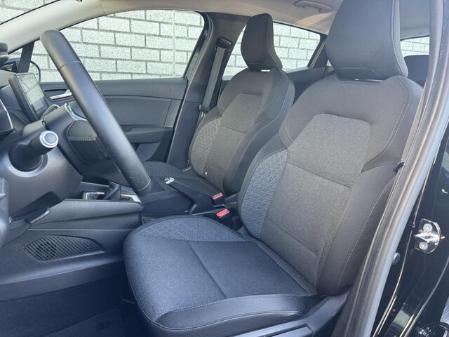 Renault CLIO 1.0 TCe Zen | Navigatie | Parkeersensoren | Apple CarPlay / Android Auto | DAB+ |