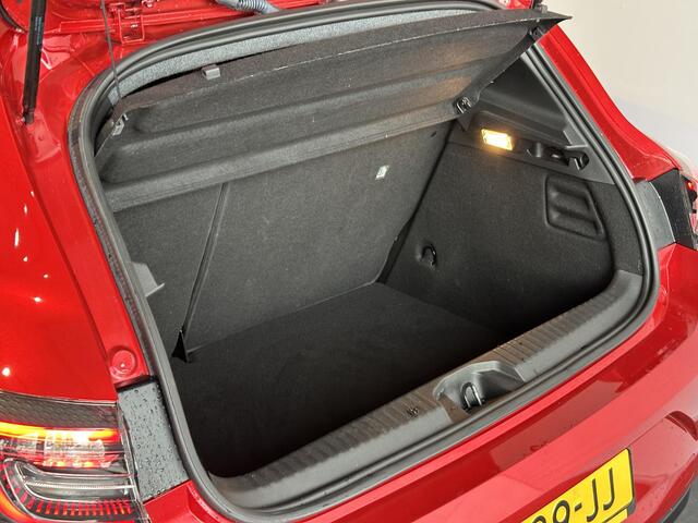 Renault CLIO 1.6 E-Tech Full Hybrid 145 techno GROOT SCHEM | NAVIGATIE | ACHTERUITRIJCAMERA | PARKEERSENSOREN ACHTER | CLIMATE CONTROL