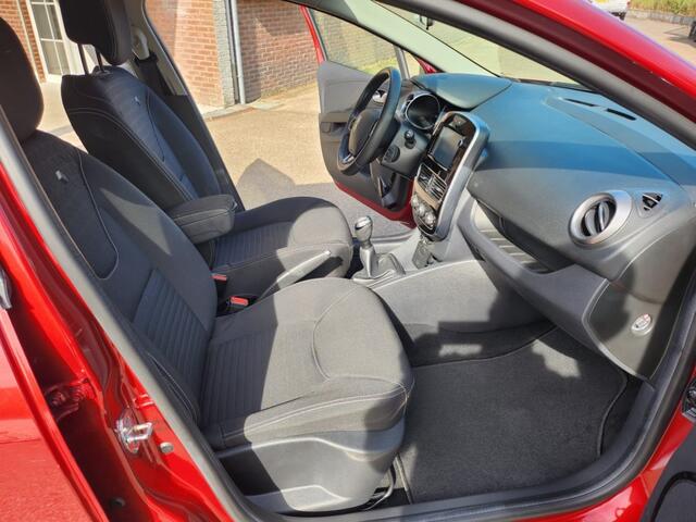 Renault CLIO RENAULT CLIO ESTATE 0.9 TCE Limited AIRCO,LMV,PDC,NAVIGATIE