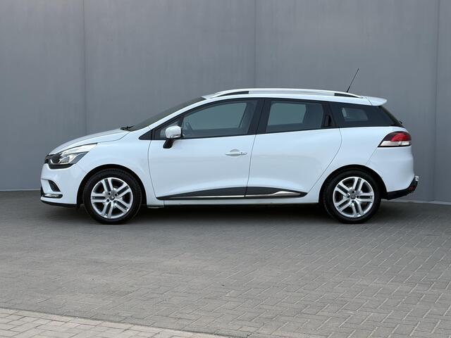 Renault CLIO Estate 0.9 TCe Zen / Trekhaak (1200 KG) / Apple Carplay/Android Auto / All season banden / Airco / Stoelverwarming