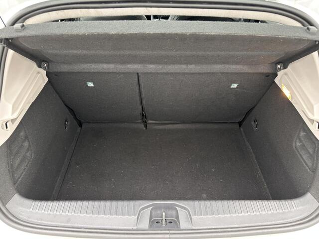 Renault CLIO 1.0 TCe Intens | 1e Eig |