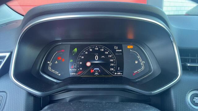 Renault CLIO 1.0 TCe Intens FULL LED / CARPLAY / KEYLESS / CLIMA / PDC / BLUETOOTH / CRUISE / NL-AUTO