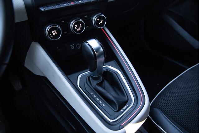 Renault CLIO 1.6 E-Tech Hybrid 140 Zen , Carplay, Camera, Keyless entry,