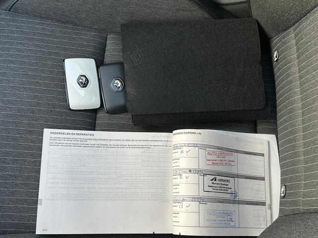 Renault CLIO 1.6 E-Tech Hybrid 145 Techno / Navigatie / Trekhaak / Apple Carplay & Android Auto / Dealer onderhouden / Achteruitrijcamera / Climate Control / Cruise Control / Lichtmetalen Velgen /