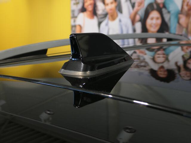 Renault CLIO 0.9 TCe Bose - Dealer onderhouden! - Stoelverwarming - Parkeerassistent - Clima